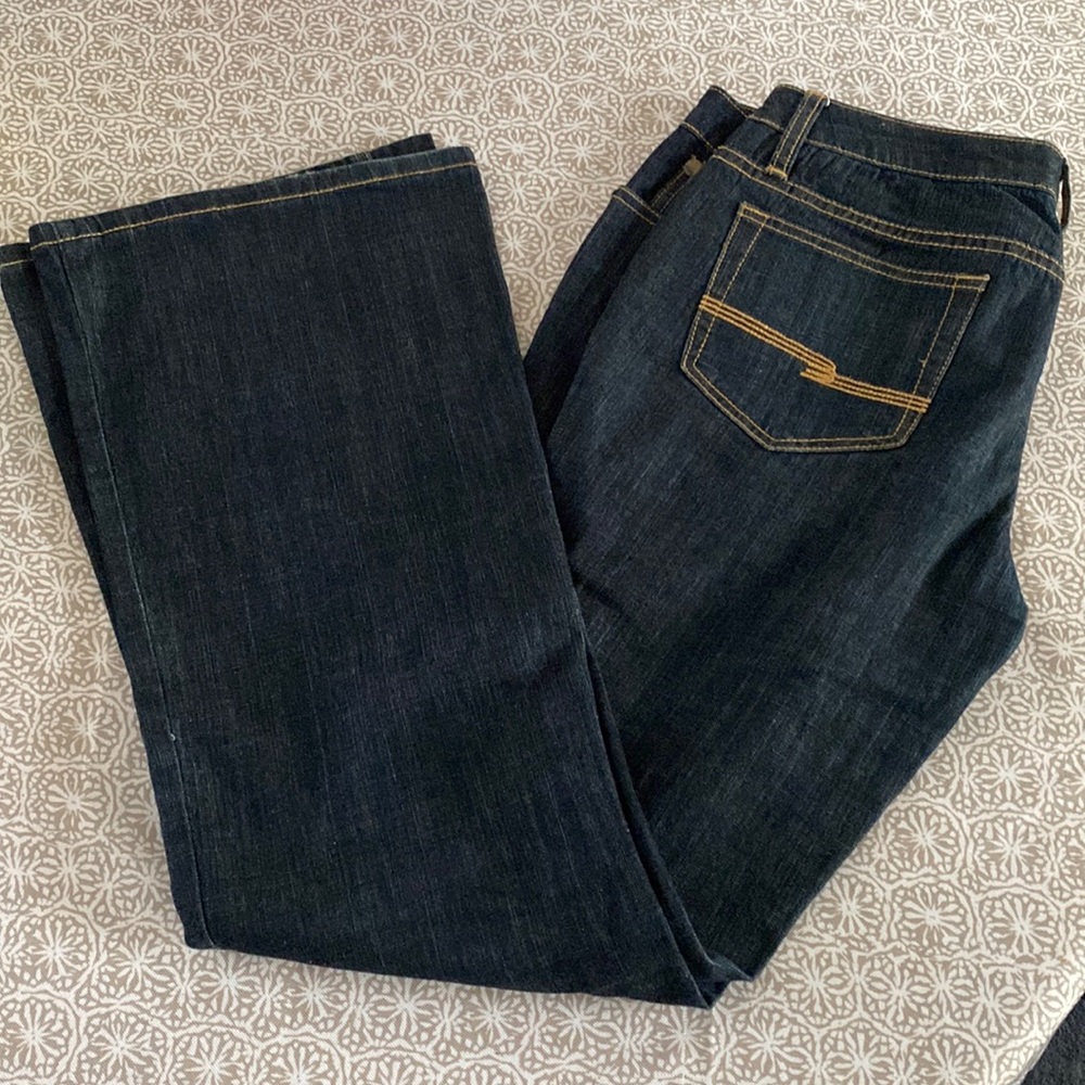 Juniors Size 9 Average • Arizona Blue Jeans 👖